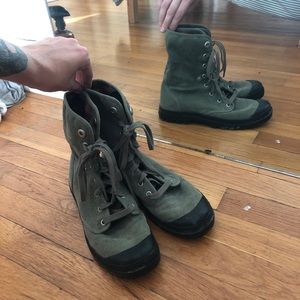 Palladium boots